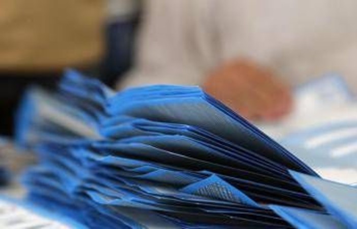 Sondaggio politico, Fratelli d'Italia scende e Pd sale