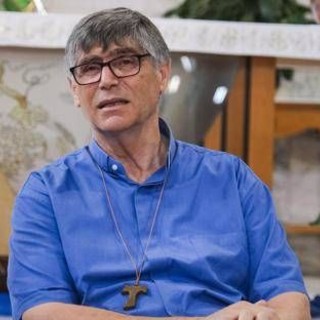 Napoli, minaccia a don Maurizio Patriciello durante la messa a Caivano