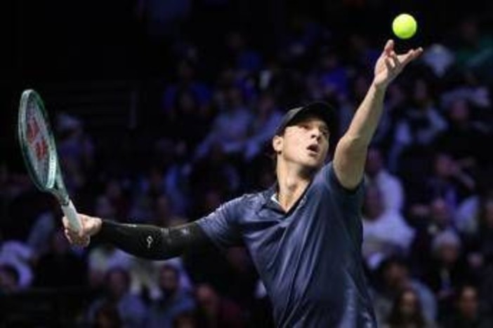 Australian Open, cori, bandiere e... Maradona: è Italia-Argentina sugli spalti per Darderi-Baez