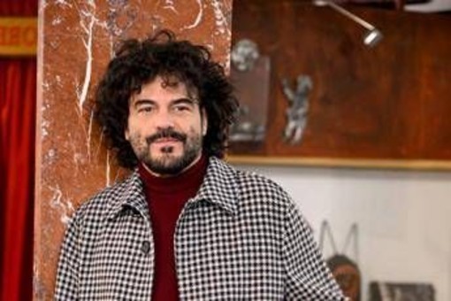Sanremo 2026, Francesco Renga chi è: gli esordi con i Timoria e l'amore con Ambra Angiolini Sanremo 2026, Francesco Renga chi è: gli esordi con i Timoria e l'amore con Ambra Angiolini