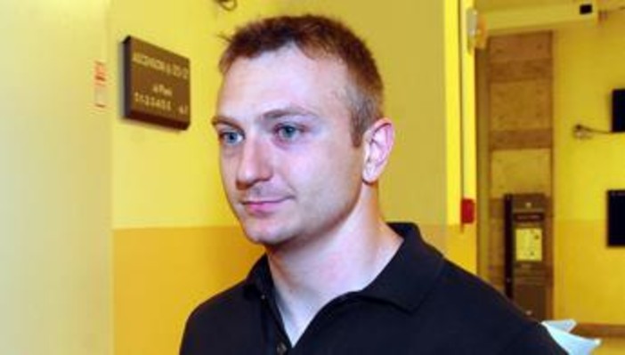Stasi lascia il carcere, l'ordinanza: "Ha accettato condanna e ha rispettato le regole" Stasi lascia il carcere, l'ordinanza: "Ha accettato condanna e ha rispettato le regole"