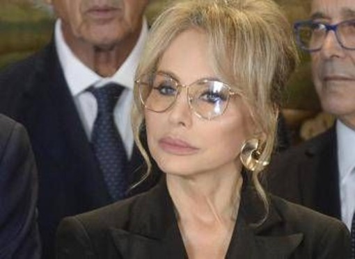Marina Berlusconi contro le "due facce" della giustizia. L'Anm: "Errori fisiologici". Insorge Forza Italia Marina Berlusconi contro le "due facce" della giustizia. L'Anm: "Errori fisiologici". Insorge Forza Italia