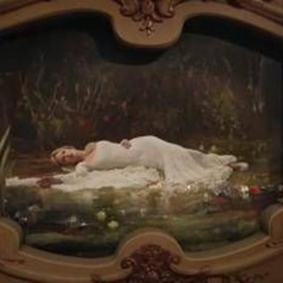 L'effetto Taylor Swift travolge un museo tedesco, fan in fila per Ophelia