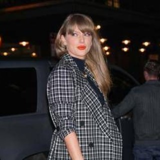 Taylor Swift entra nella 'Songwriters Hall of Fame' e fa la storia: è l'artista più giovane