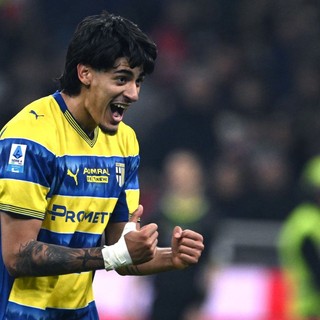 Tonfo Milan a San Siro: il Parma passa con Troilo, Inter a +10