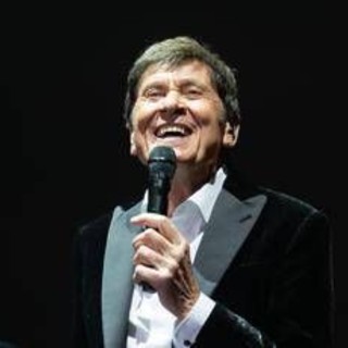 Gianni Morandi festeggia i 60 anni di 'C'era un ragazzo' e nel 2026 va in tour