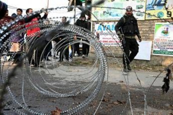 Stazione di polizia salta in aria, esplosi ordigni dopo sequestro: 9 morti in India