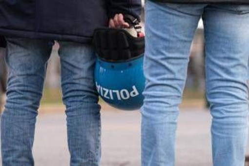 Agenti feriti a Torino, lettera del capo della polizia: "Vostro impegno garanzia per democrazia" Agenti feriti a Torino, lettera del capo della polizia: "Vostro impegno garanzia per democrazia"