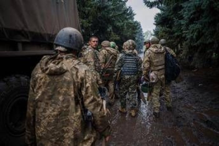 Ucraina lancia controffensiva a Pokrovsk: "Stiamo respingendo truppe russe"