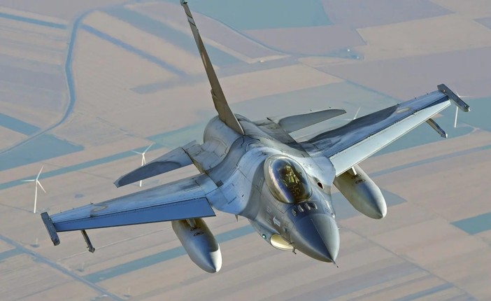 Lituania, caccia italiano della Nato abbatte drone entrato in spazio aereo
