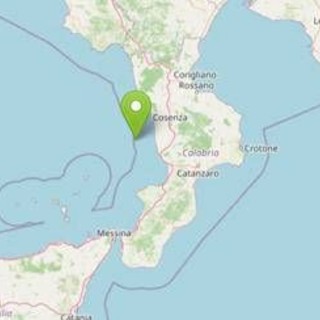 Terremoto in Calabria, notte di paura. Sindaco di Corigliano: "Forte ma nessun danno, circolano anche fake news" Terremoto in Calabria, notte di paura. Sindaco di Corigliano: "Forte ma nessun danno, circolano anche fake news"