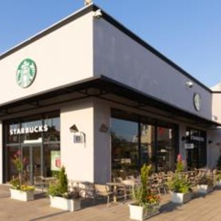Starbucks® apre a Valmontone outlet e inaugura una nuova Coffee Experience Starbucks® apre a Valmontone outlet e inaugura una nuova Coffee Experience