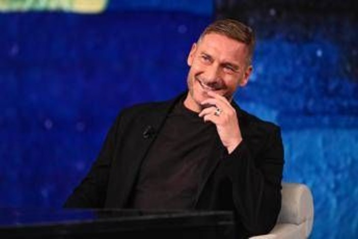 Roma, Totti 'sfotte' dopo i rigori sbagliati: "È uno scherzo? Non è mai successo"