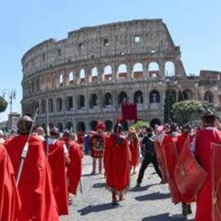 Roma compie 2779 anni, dalle rievocazioni storiche alla musica: oggi si celebra la Città Eterna