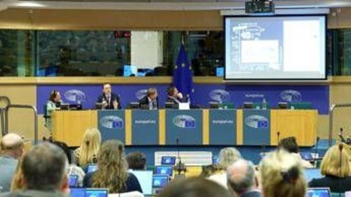 Alimentazione, Nourishment Table: "Non solo dieta sana ma anche nutrizione adeguata"