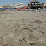 Ostia, si tuffa dal pontile e sbatte la testa: morto un ragazzo Ostia, si tuffa dal pontile e sbatte la testa: morto un ragazzo