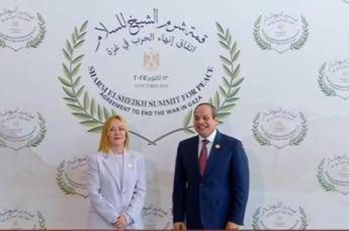 A Sharm il bilaterale Meloni-al Sisi: "Insieme per la pace in Medio Oriente"