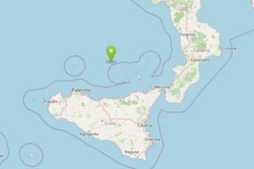 Terremoto in Sicilia, continua lo sciame sismico nel mar Tirreno Meridionale: decine di scosse nella notte Terremoto in Sicilia, continua lo sciame sismico nel mar Tirreno Meridionale: decine di scosse nella notte