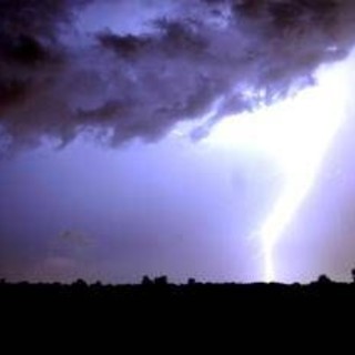 Ciclone diretto a Sud, ancora forte maltempo poi breve tregua nel weekend: il meteo