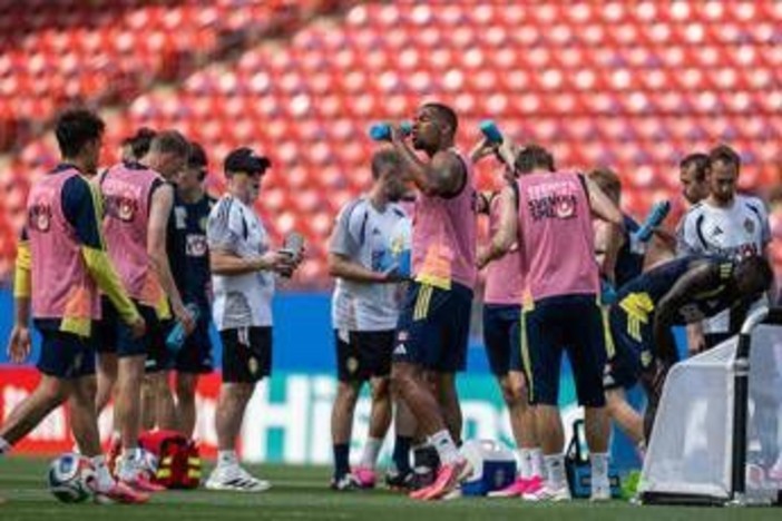 Mondiali 2026, una partita su quattro a rischio meteo. Il medico: "Il caldo vero avversario per i calciatori"