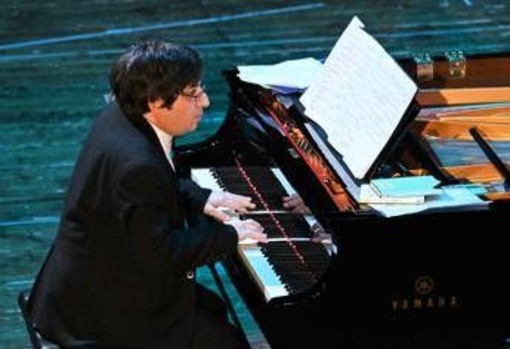 Iran, il pianista Bahrami: "Trump punta ai nostri soldi, altro che diritti umani" Iran, il pianista Bahrami: "Trump punta ai nostri soldi, altro che diritti umani"