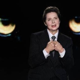 Dallo stupro subito a 16 anni fino ai debiti del padre, Isabella Rossellini si racconta a Belve Dallo stupro subito a 16 anni fino ai debiti del padre, Isabella Rossellini si racconta a Belve